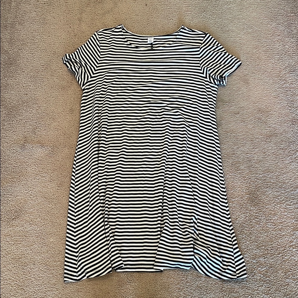Old Navy Black and White Striped Top
